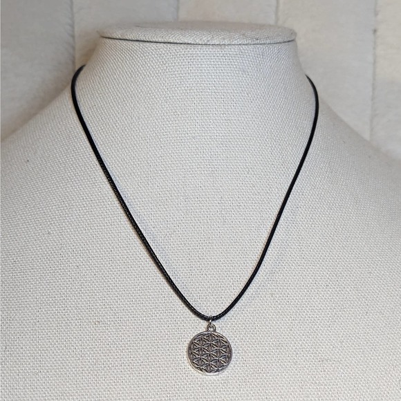 Flower of Life Charm Necklace - Picture 3 of 3